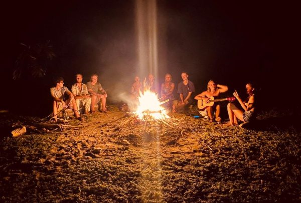 surf-hostel-ecuador-bonfires